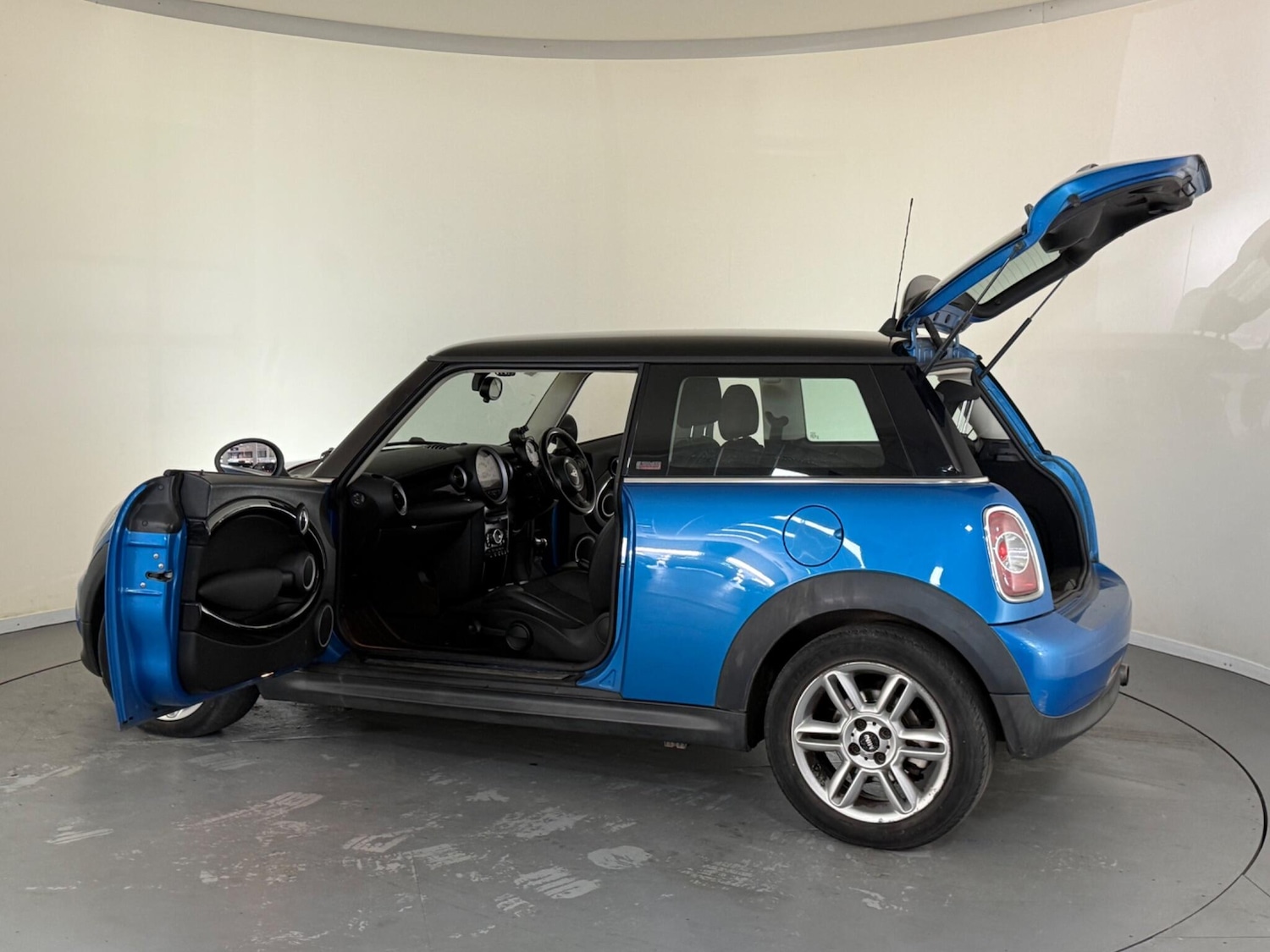 Used MINI Hatch 2011 for sale - 76409045: Photo 11