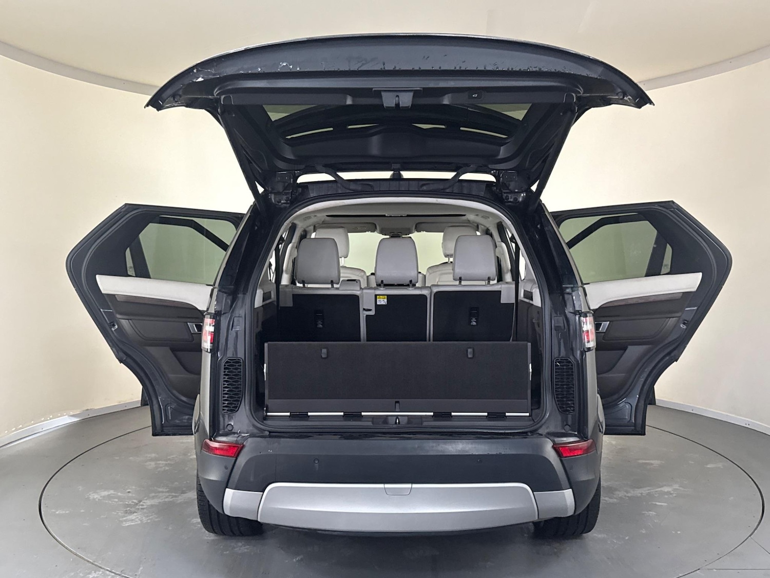 Used Land Rover Discovery 2018 for sale - 76408961: Photo 12