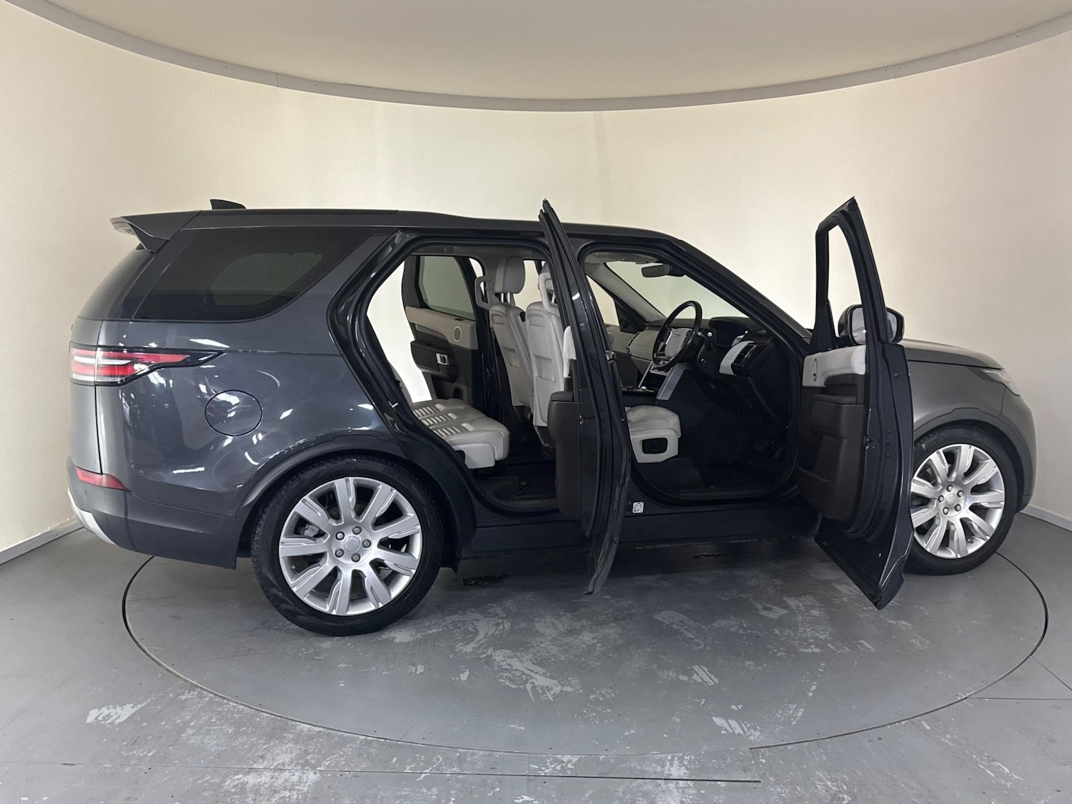 Used Land Rover Discovery 2018 for sale - 76408961: Photo 15