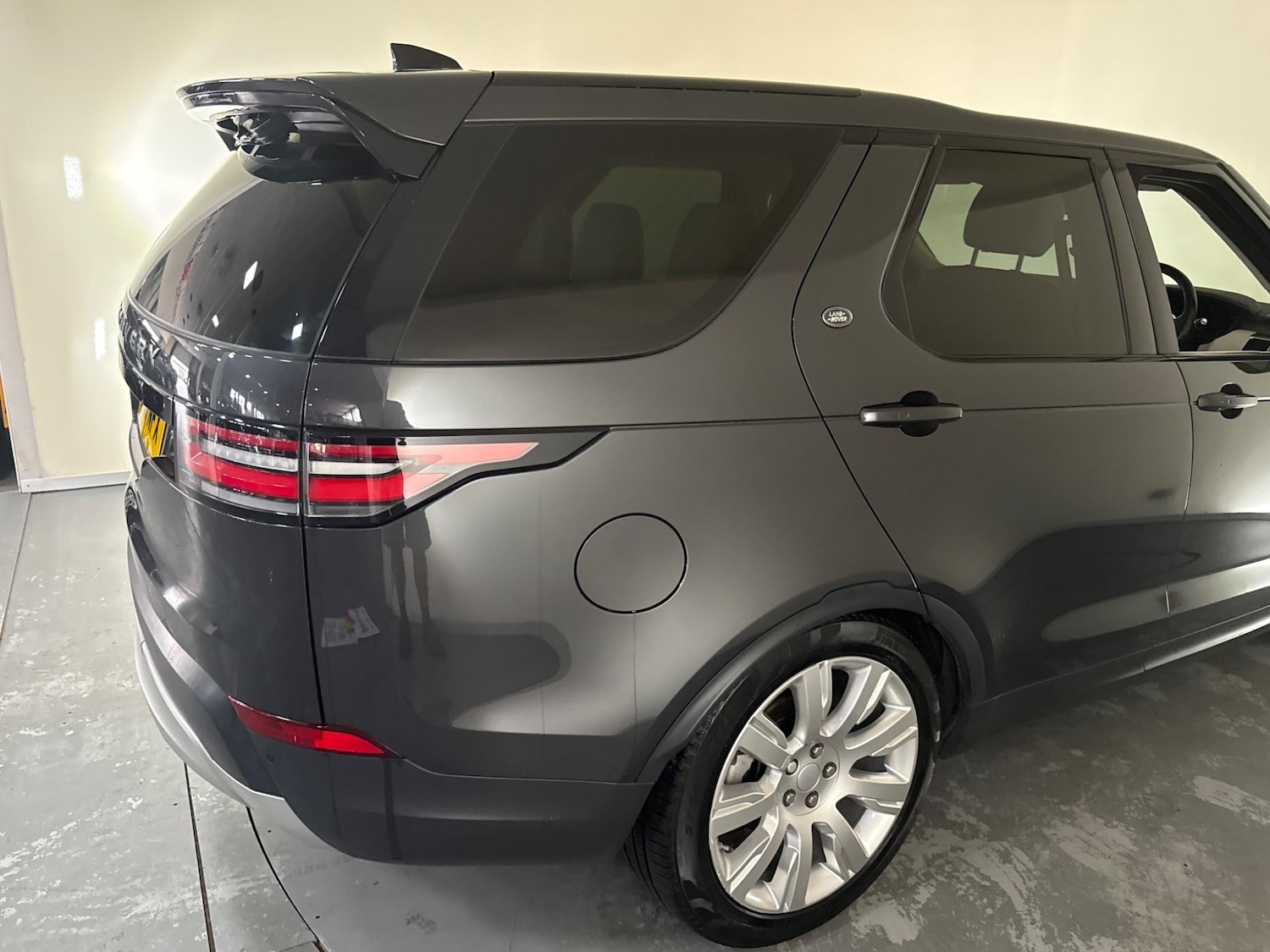 Used Land Rover Discovery 2018 for sale - 76408961: Photo 16