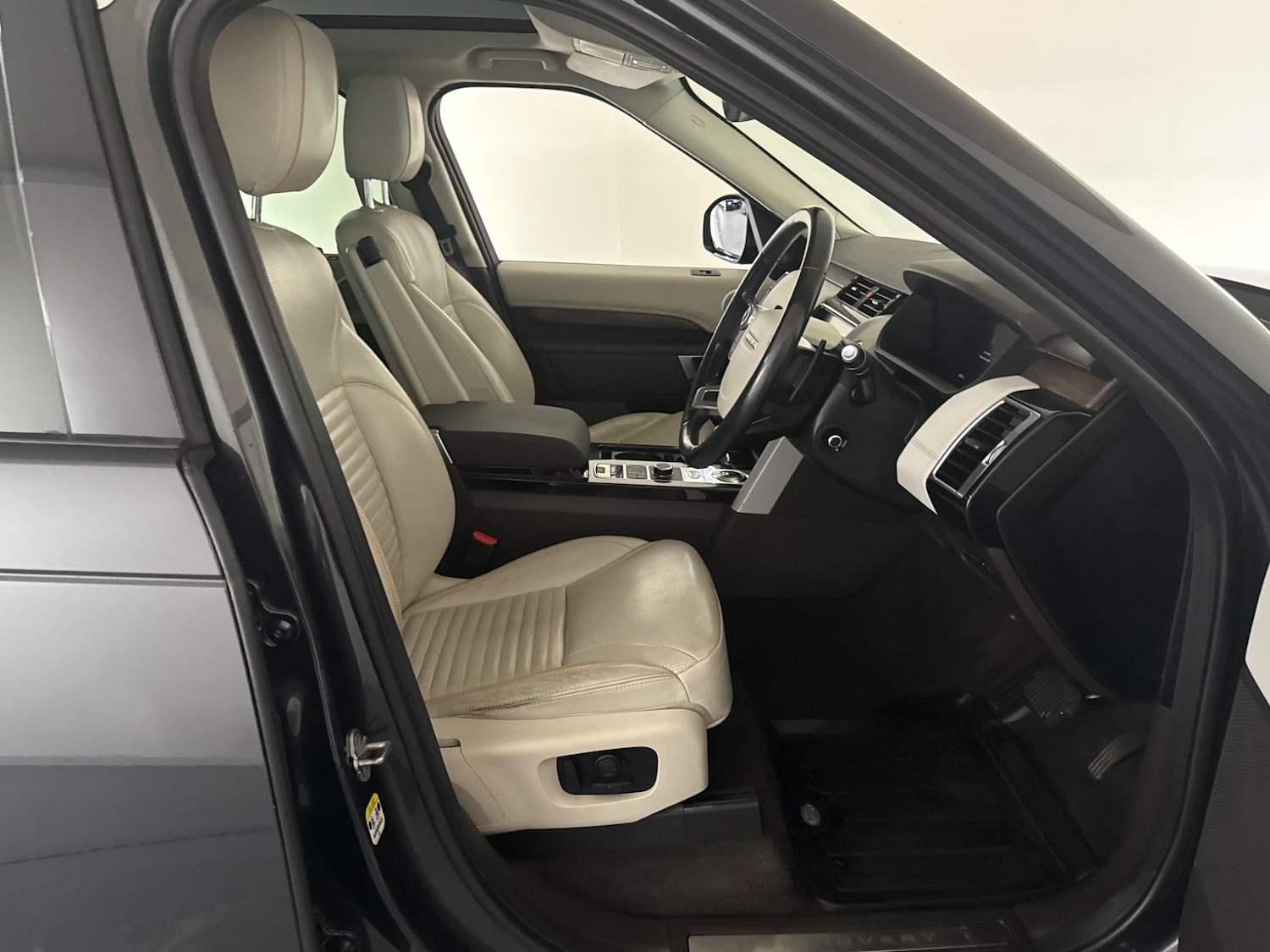 Used Land Rover Discovery 2018 for sale - 76408961: Photo 23