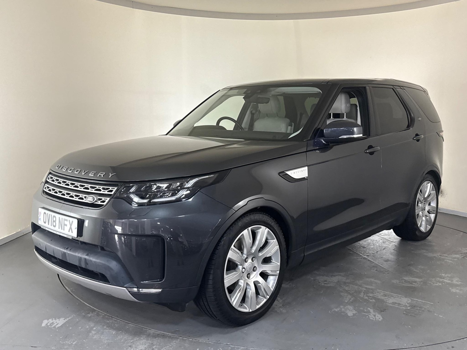 Used Land Rover Discovery 2018 for sale - 76408961: Photo 3