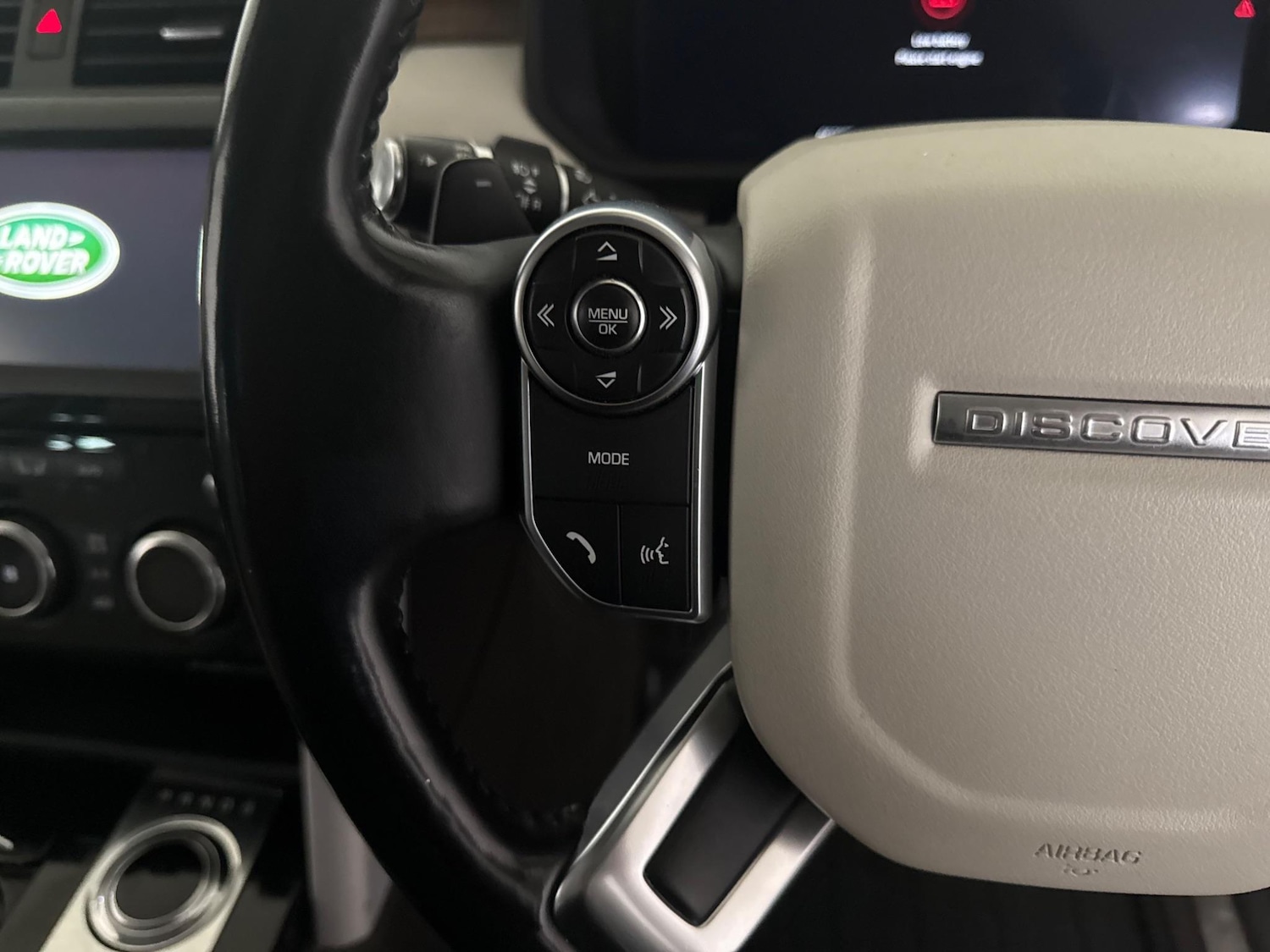 Used Land Rover Discovery 2018 for sale - 76408961: Photo 31