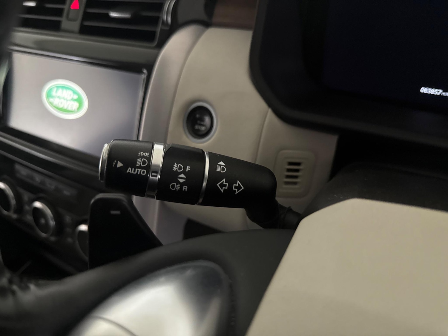 Used Land Rover Discovery 2018 for sale - 76408961: Photo 32