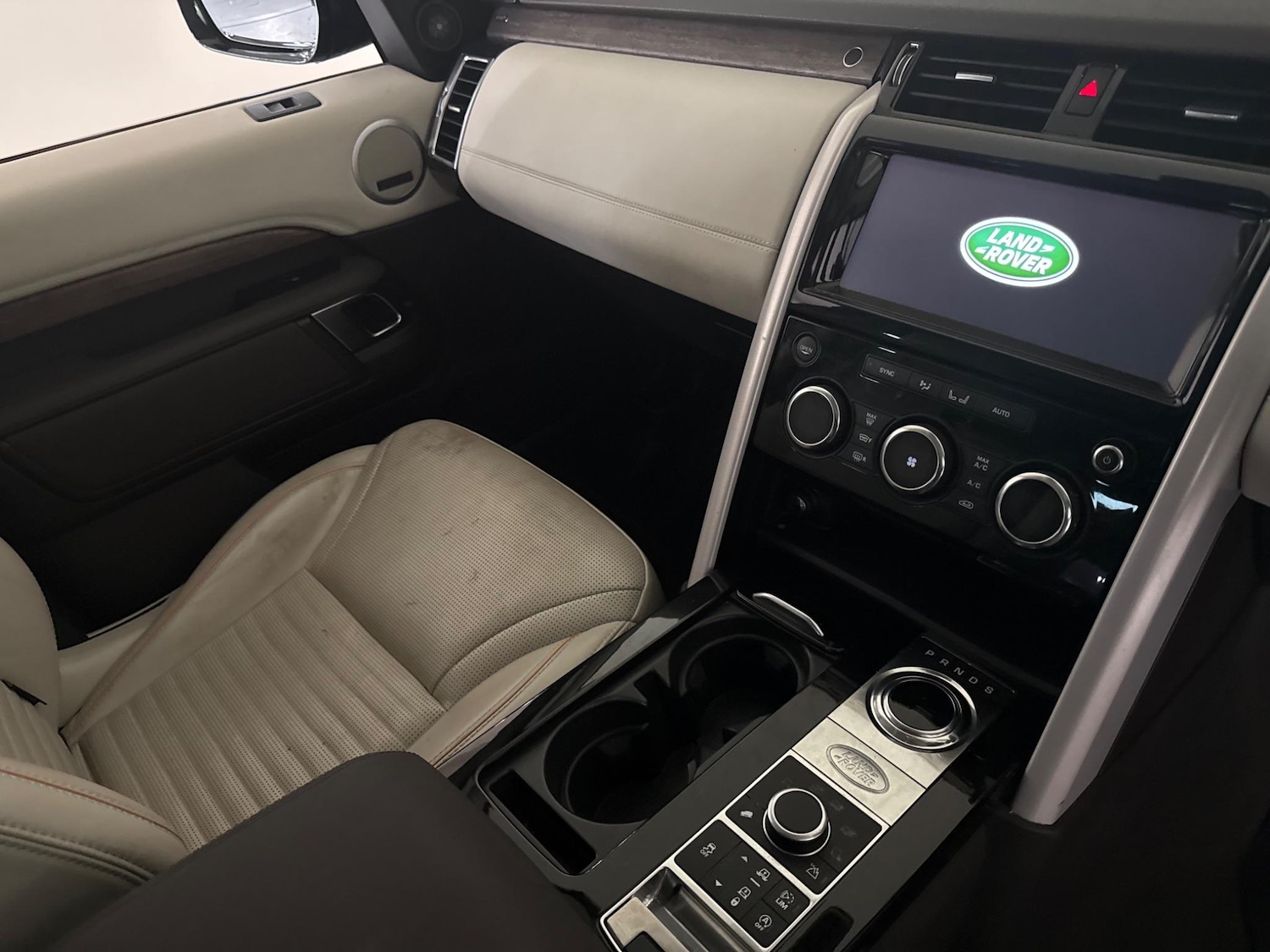 Used Land Rover Discovery 2018 for sale - 76408961: Photo 33