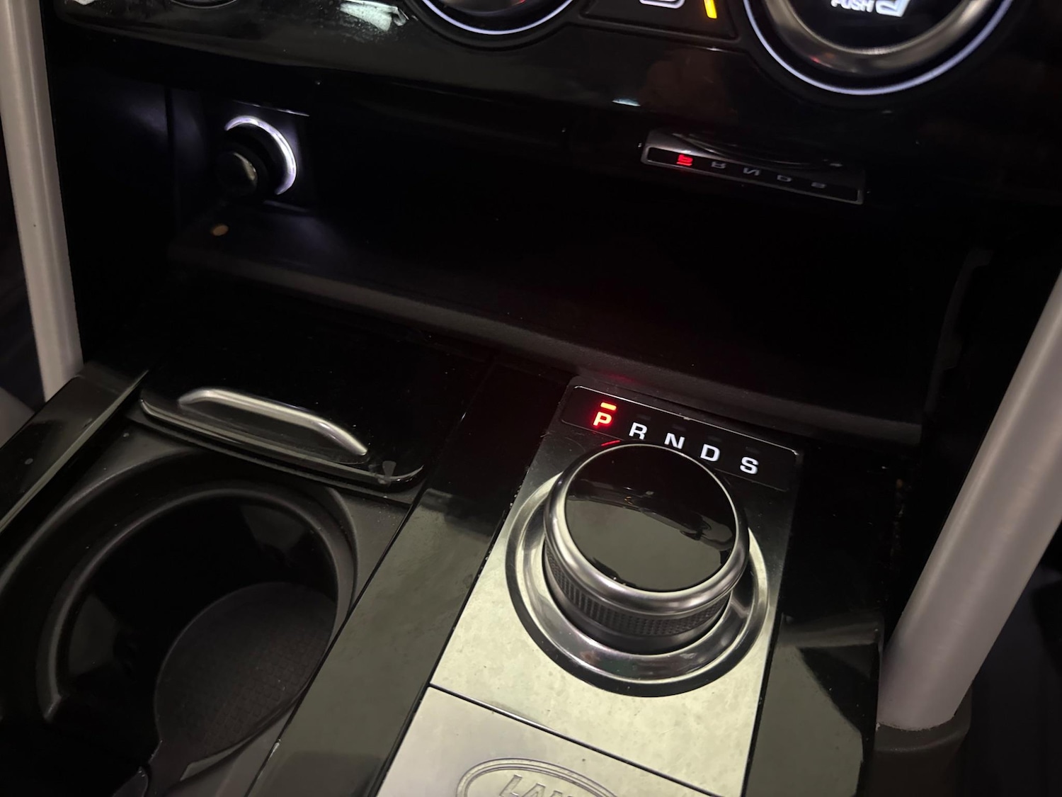 Used Land Rover Discovery 2018 for sale - 76408961: Photo 40