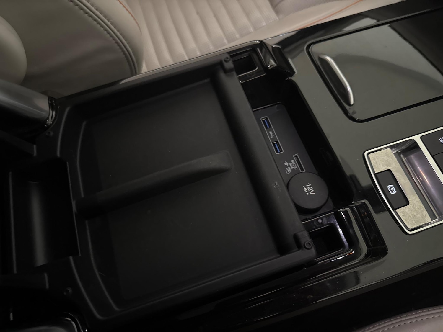 Used Land Rover Discovery 2018 for sale - 76408961: Photo 42