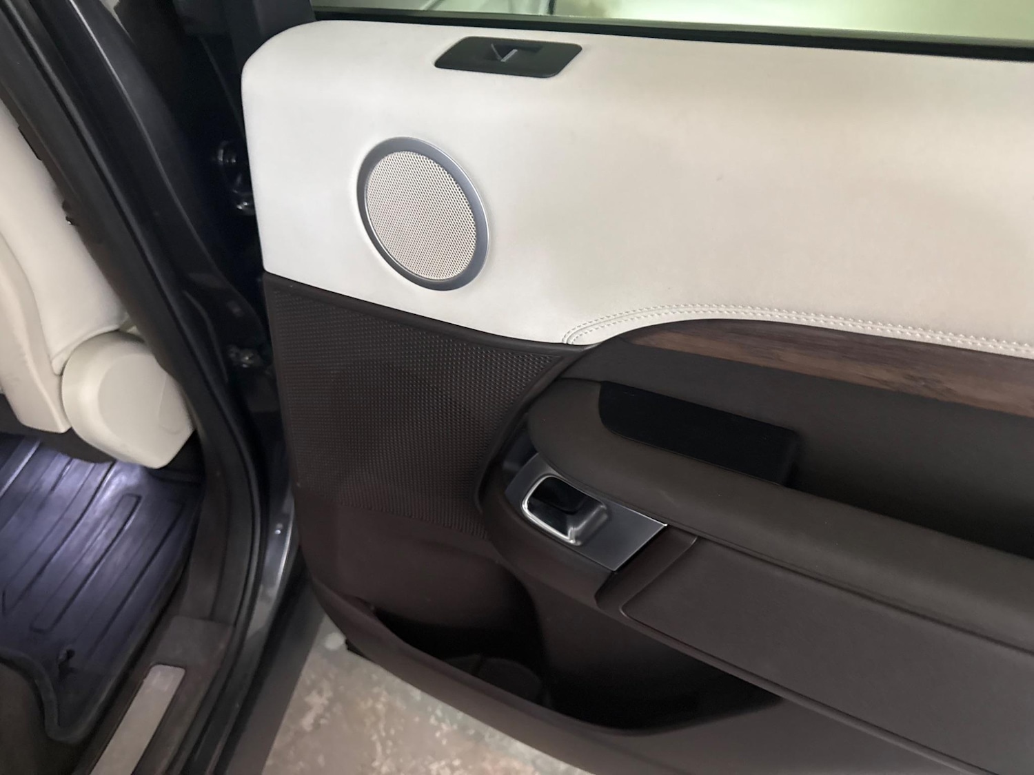 Used Land Rover Discovery 2018 for sale - 76408961: Photo 45