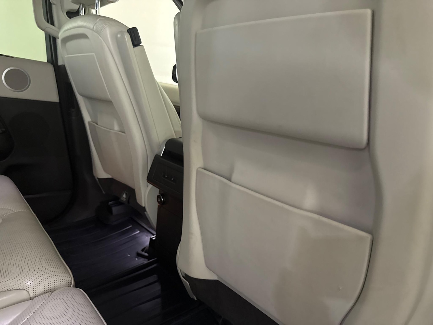 Used Land Rover Discovery 2018 for sale - 76408961: Photo 48