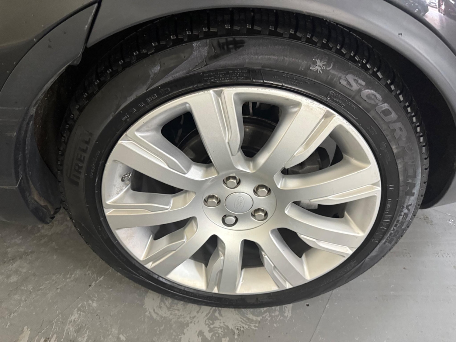 Used Land Rover Discovery 2018 for sale - 76408961: Photo 55