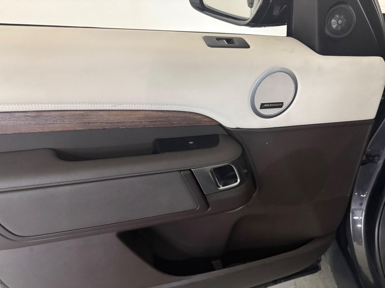 Used Land Rover Discovery 2018 for sale - 76408961: Photo 65