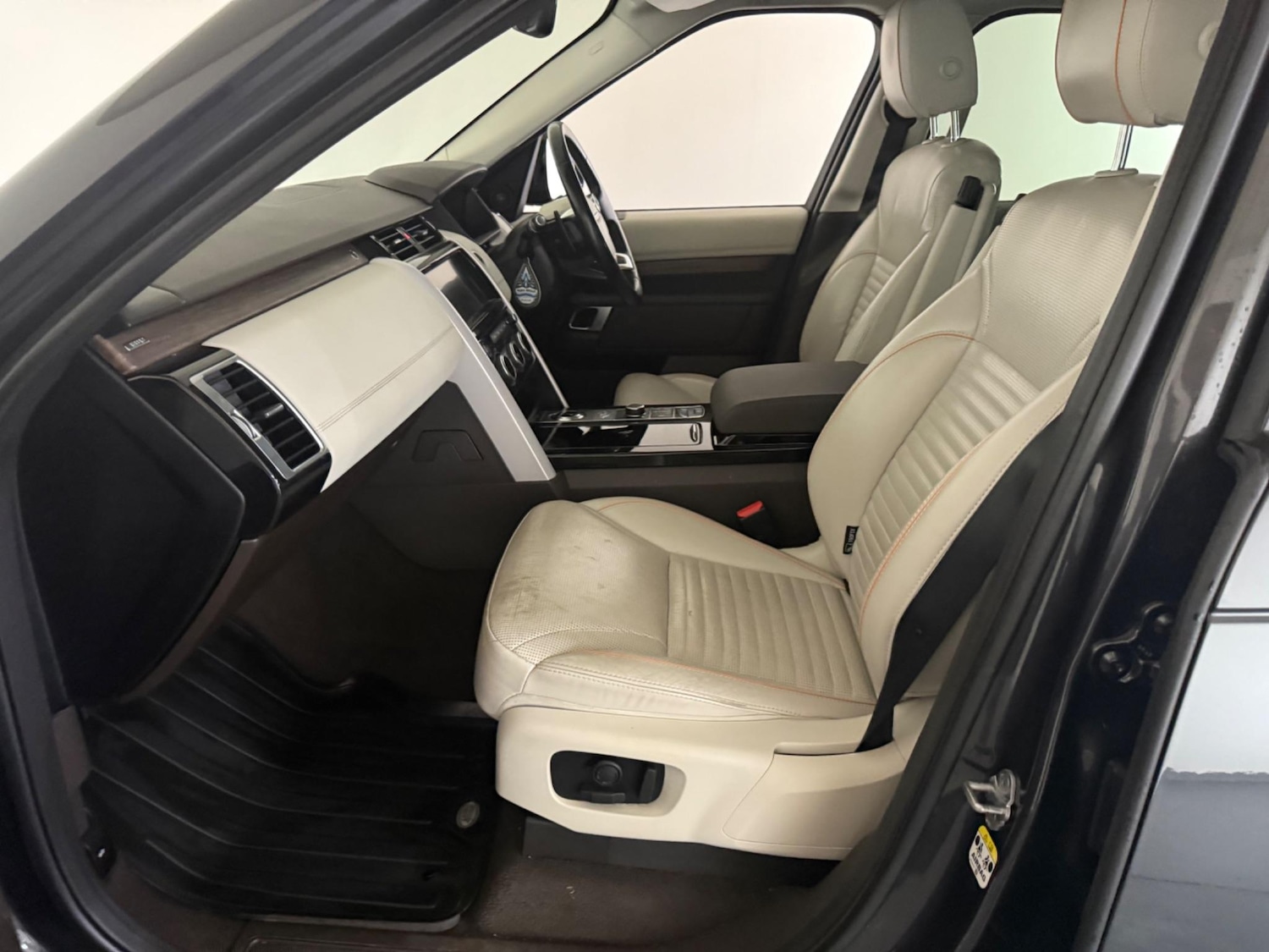 Used Land Rover Discovery 2018 for sale - 76408961: Photo 66