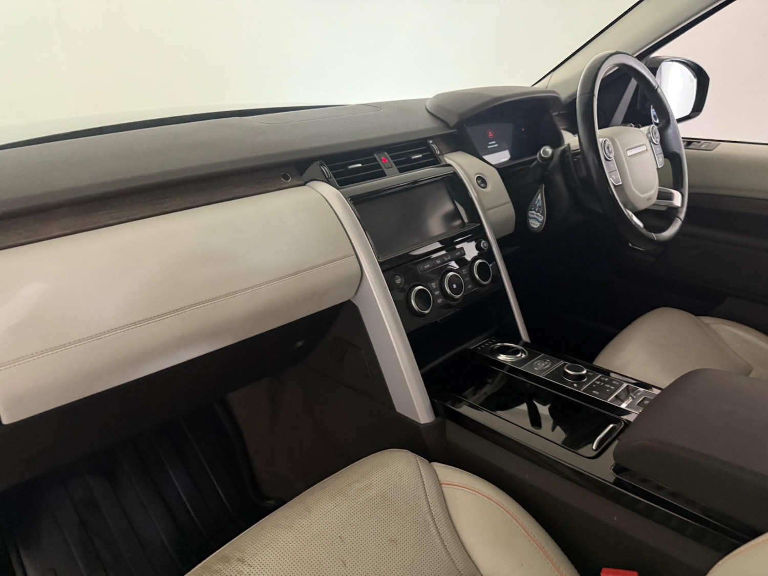 Used Land Rover Discovery 2018 for sale - 76408961: Photo 68