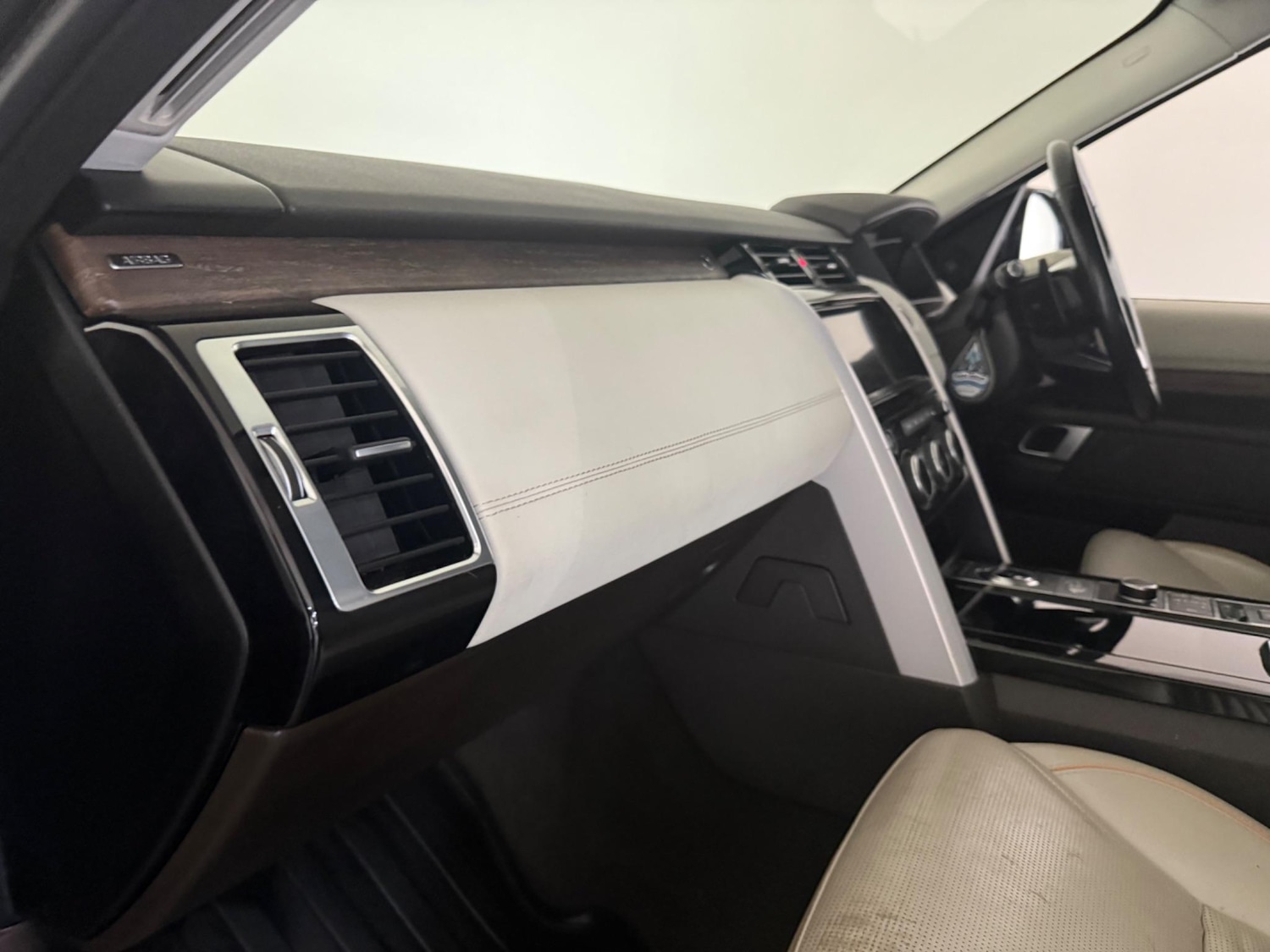 Used Land Rover Discovery 2018 for sale - 76408961: Photo 72