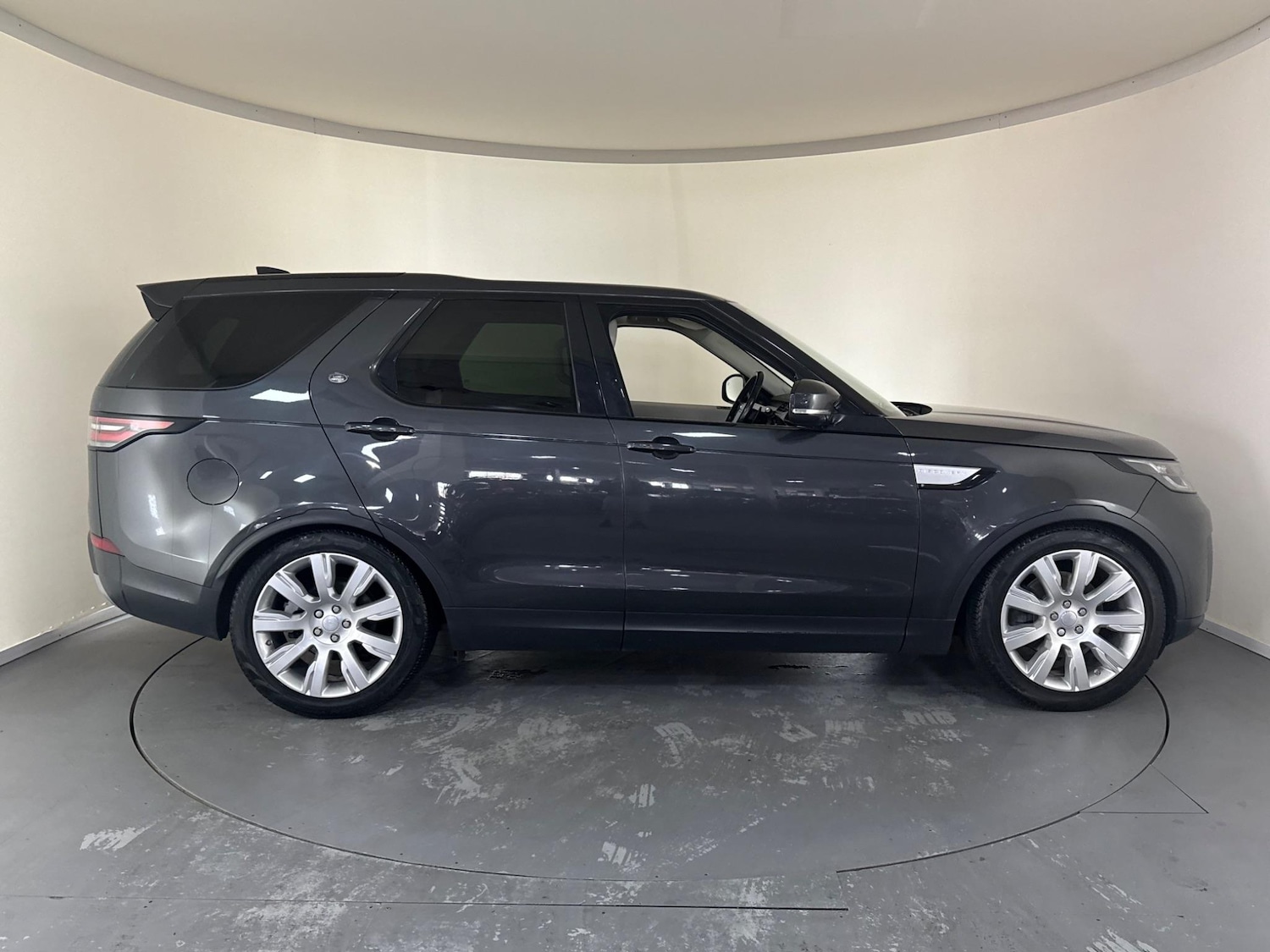 Used Land Rover Discovery 2018 for sale - 76408961: Photo 8