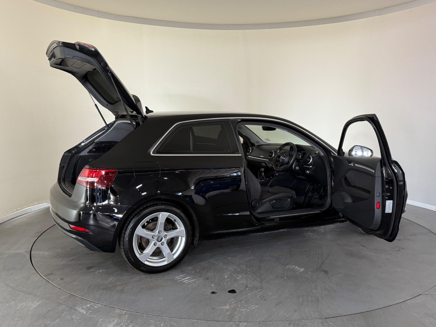 Used Audi A3 2016 for sale - 76359936: Photo 15