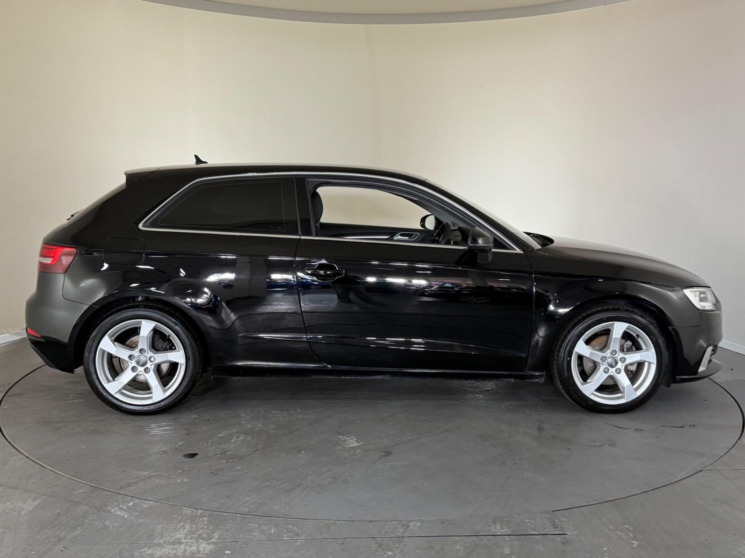 Used Audi A3 2016 for sale - 76359936: Photo 9