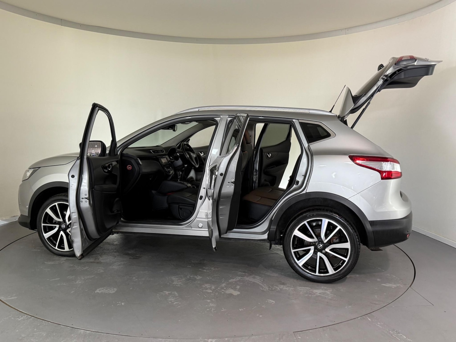 Used Nissan Qashqai 2015 for sale - 76408433: Photo 11