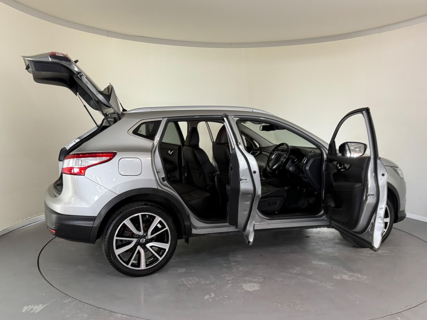 Used Nissan Qashqai 2015 for sale - 76408433: Photo 14