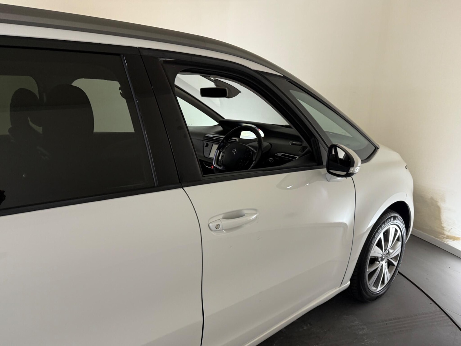 Used Citroen C4 Grand Picasso 2015 for sale - 76424104: Photo 17