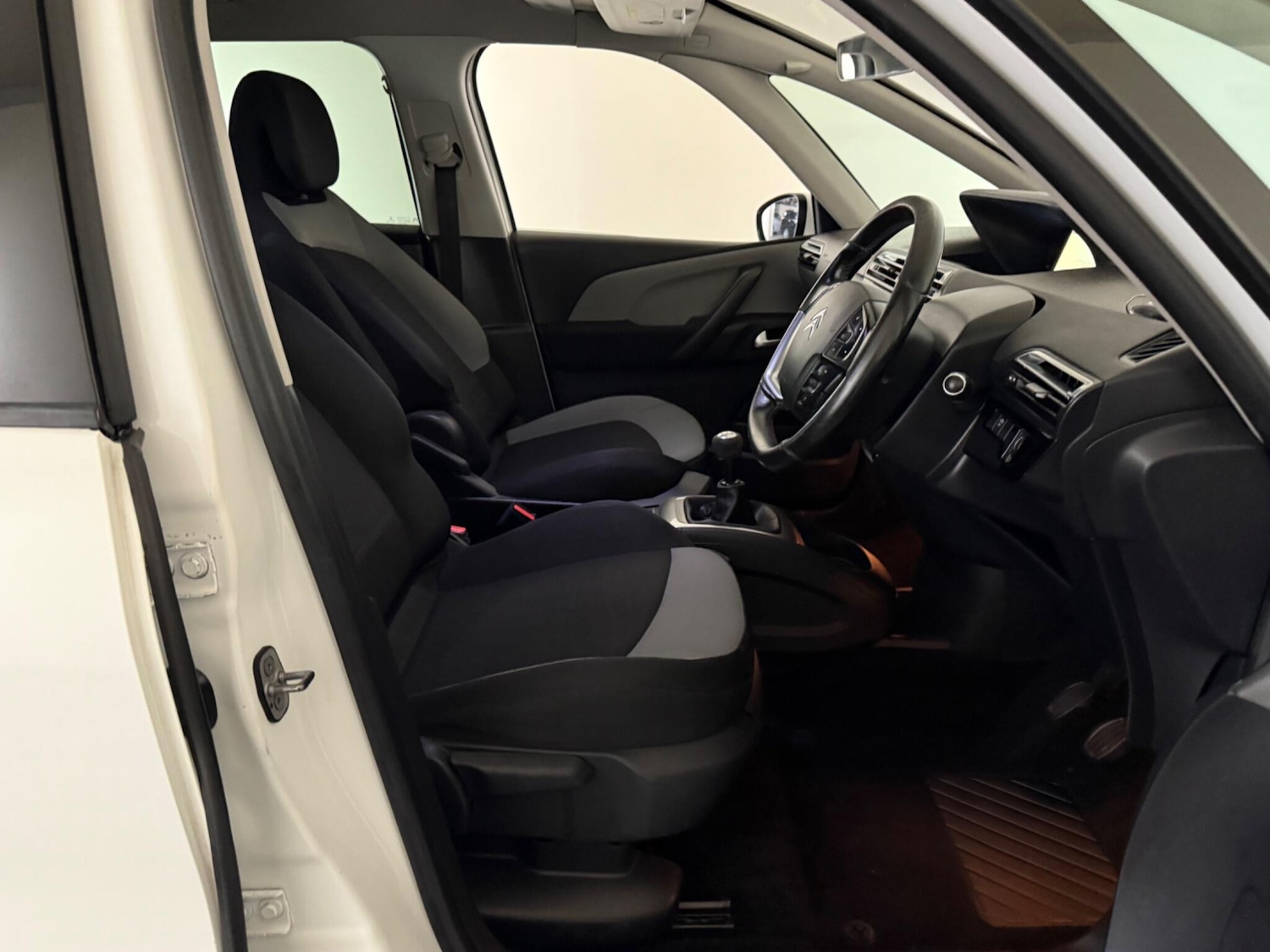 Used Citroen C4 Grand Picasso 2015 for sale - 76424104: Photo 23