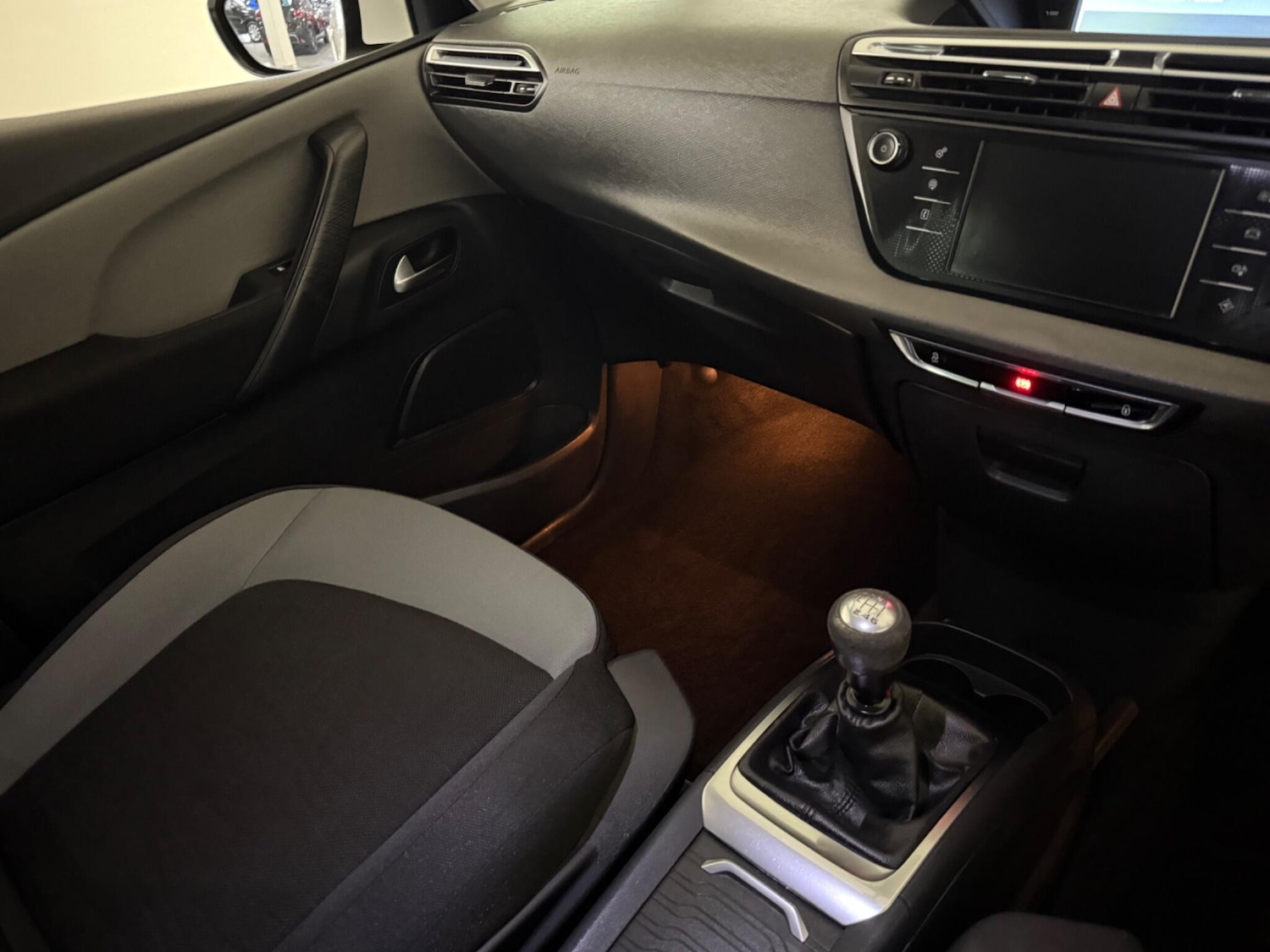 Used Citroen C4 Grand Picasso 2015 for sale - 76424104: Photo 33