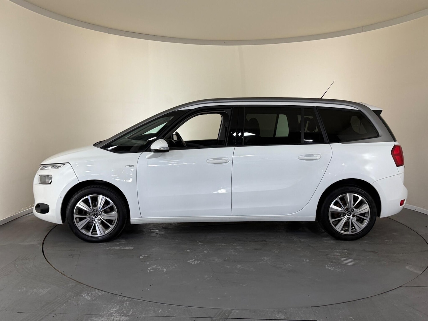 Used Citroen C4 Grand Picasso 2015 for sale - 76424104: Photo 4