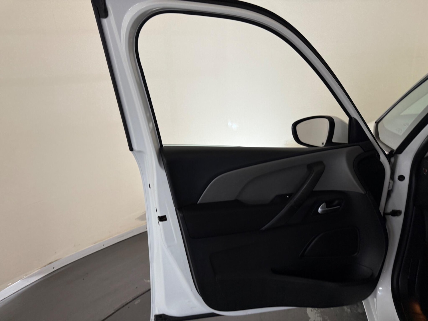 Used Citroen C4 Grand Picasso 2015 for sale - 76424104: Photo 67