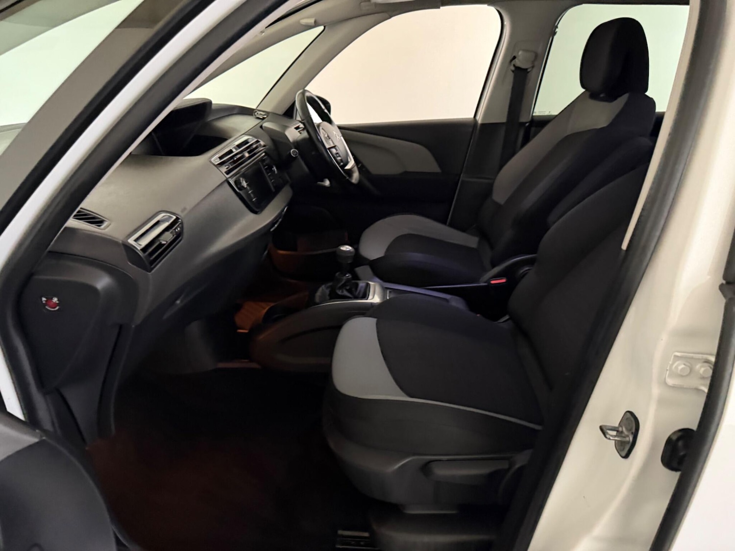 Used Citroen C4 Grand Picasso 2015 for sale - 76424104: Photo 69