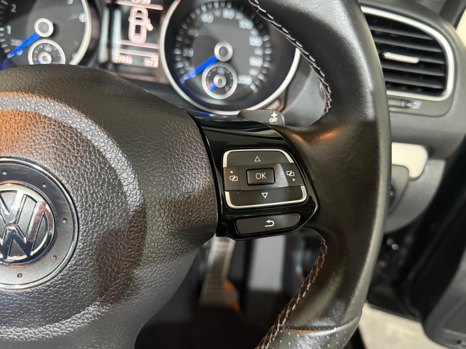 Used Volkswagen Golf 2014 for sale - 76409182: Photo 27