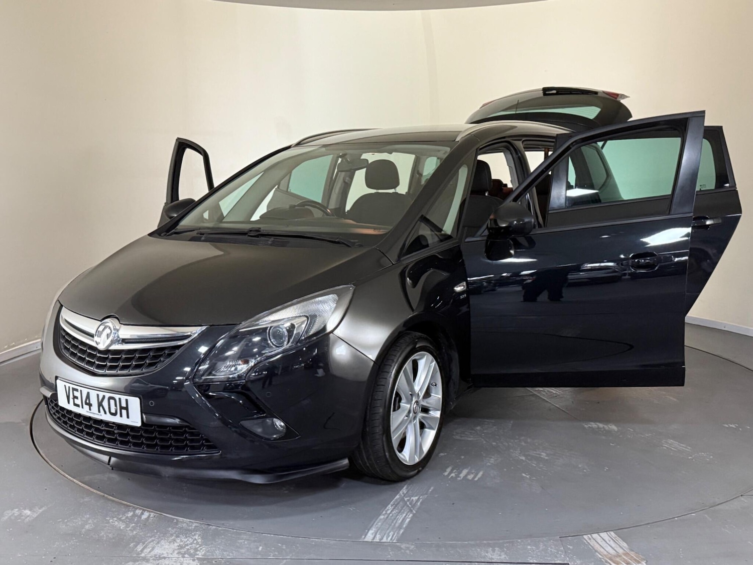 Used Vauxhall Zafira Tourer 2014 for sale - 76409237: Photo 10