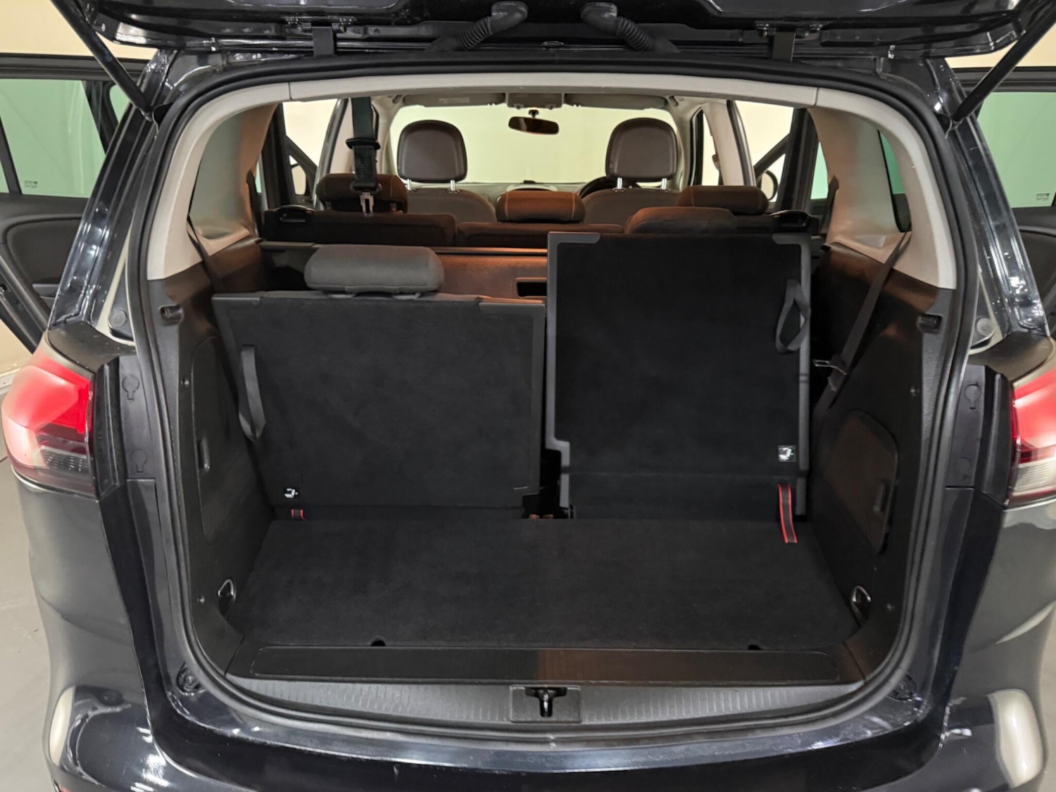 Used Vauxhall Zafira Tourer 2014 for sale - 76409237: Photo 13