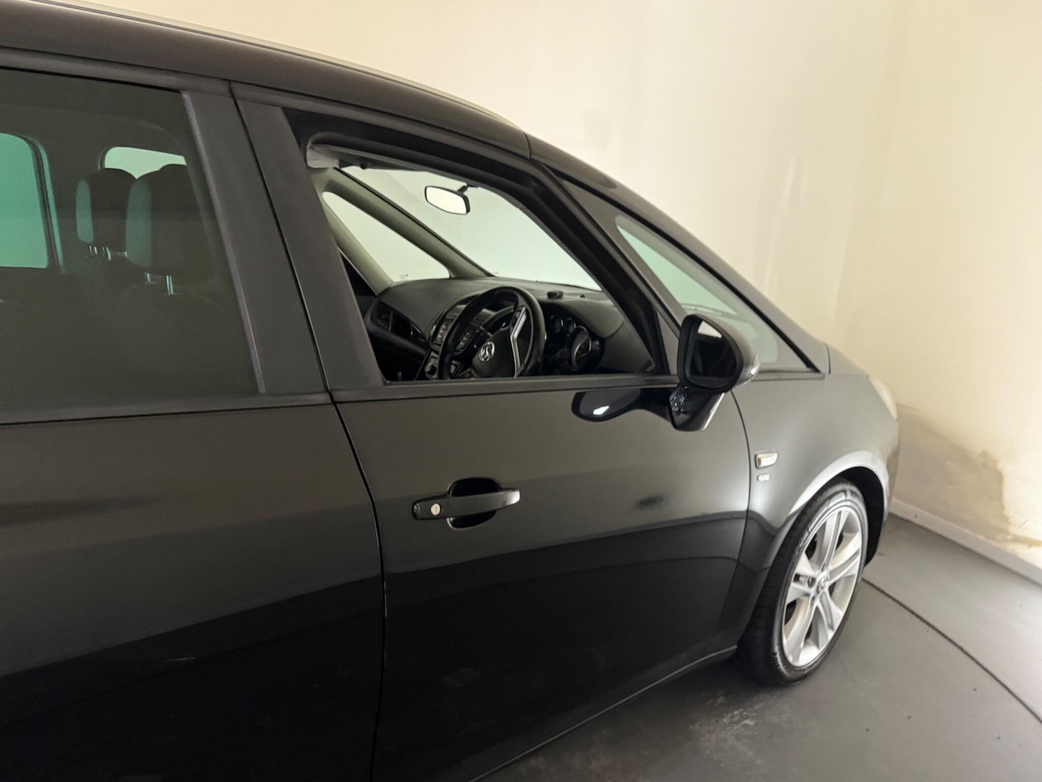 Used Vauxhall Zafira Tourer 2014 for sale - 76409237: Photo 17