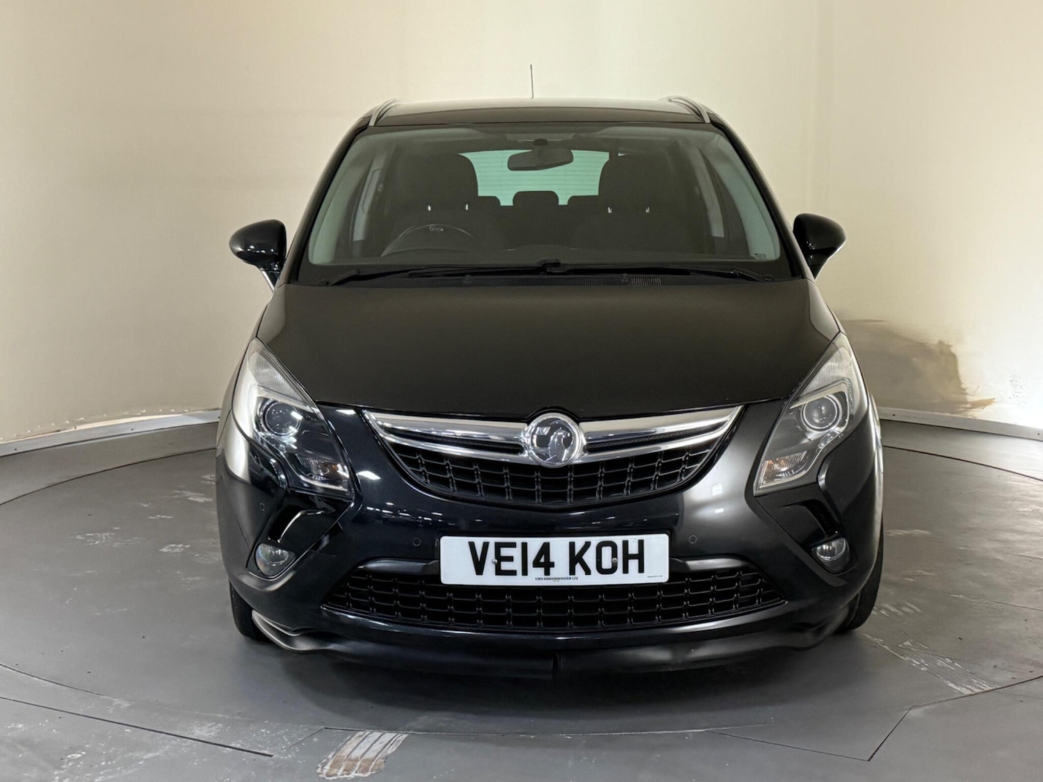 Used Vauxhall Zafira Tourer 2014 for sale - 76409237: Photo 2