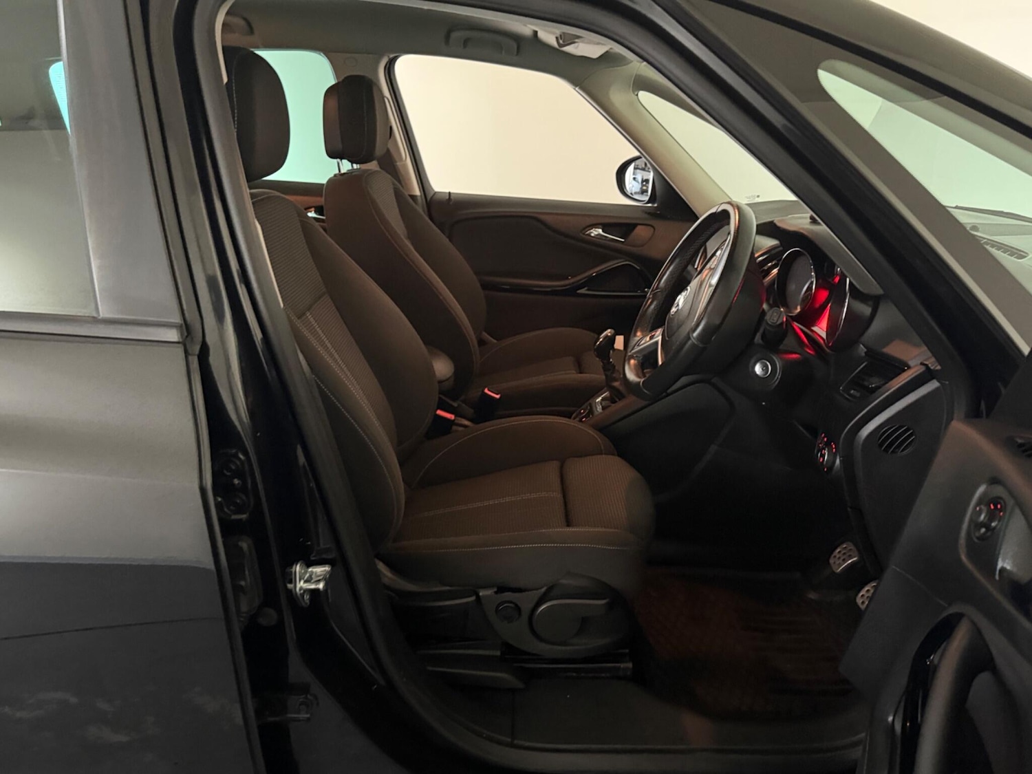 Used Vauxhall Zafira Tourer 2014 for sale - 76409237: Photo 23