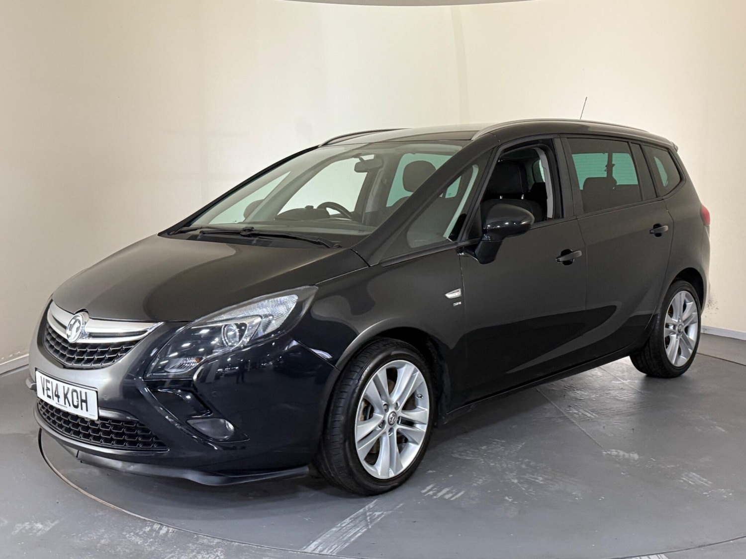 Used Vauxhall Zafira Tourer 2014 for sale - 76409237: Photo 3