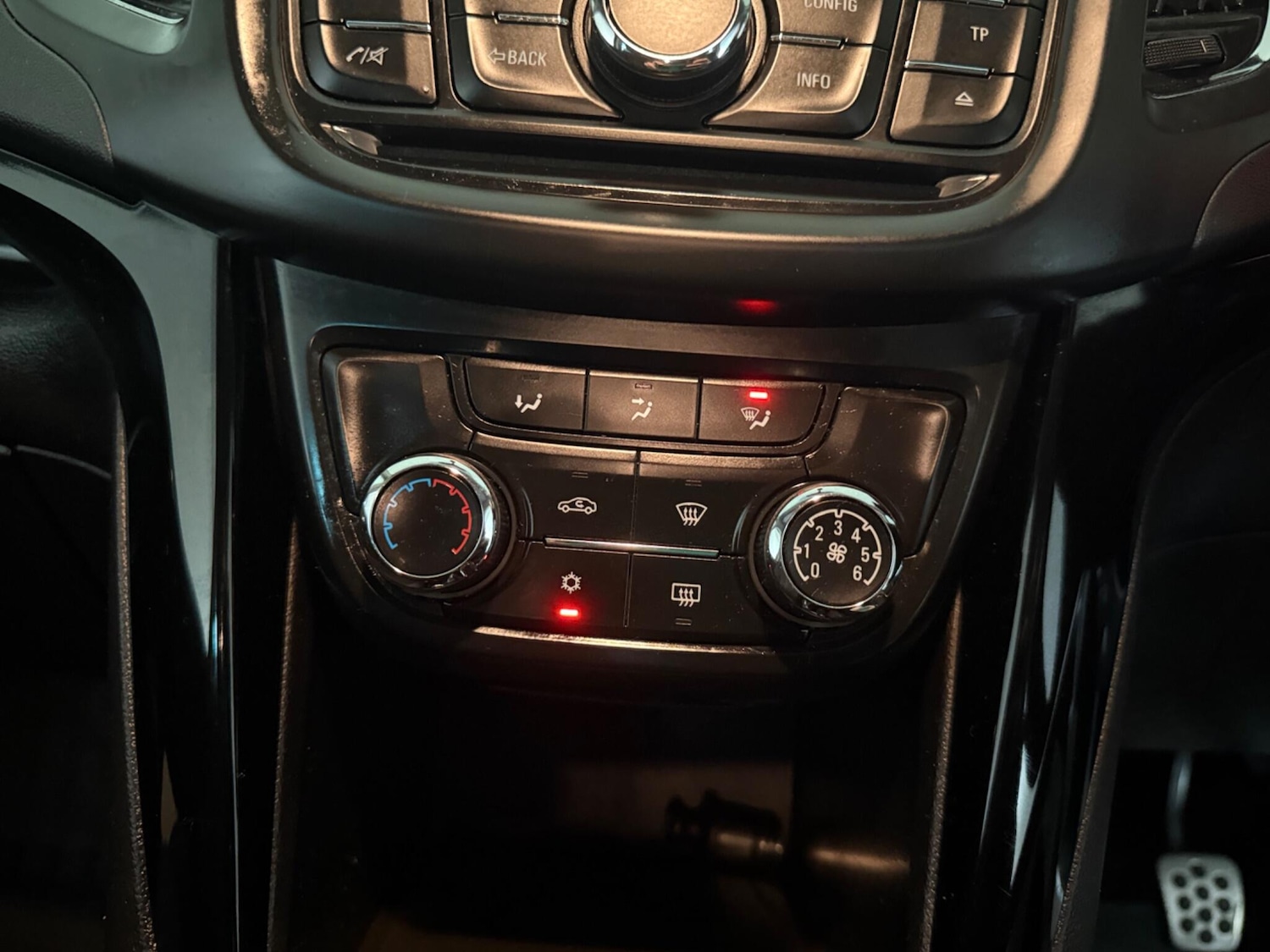 Used Vauxhall Zafira Tourer 2014 for sale - 76409237: Photo 39