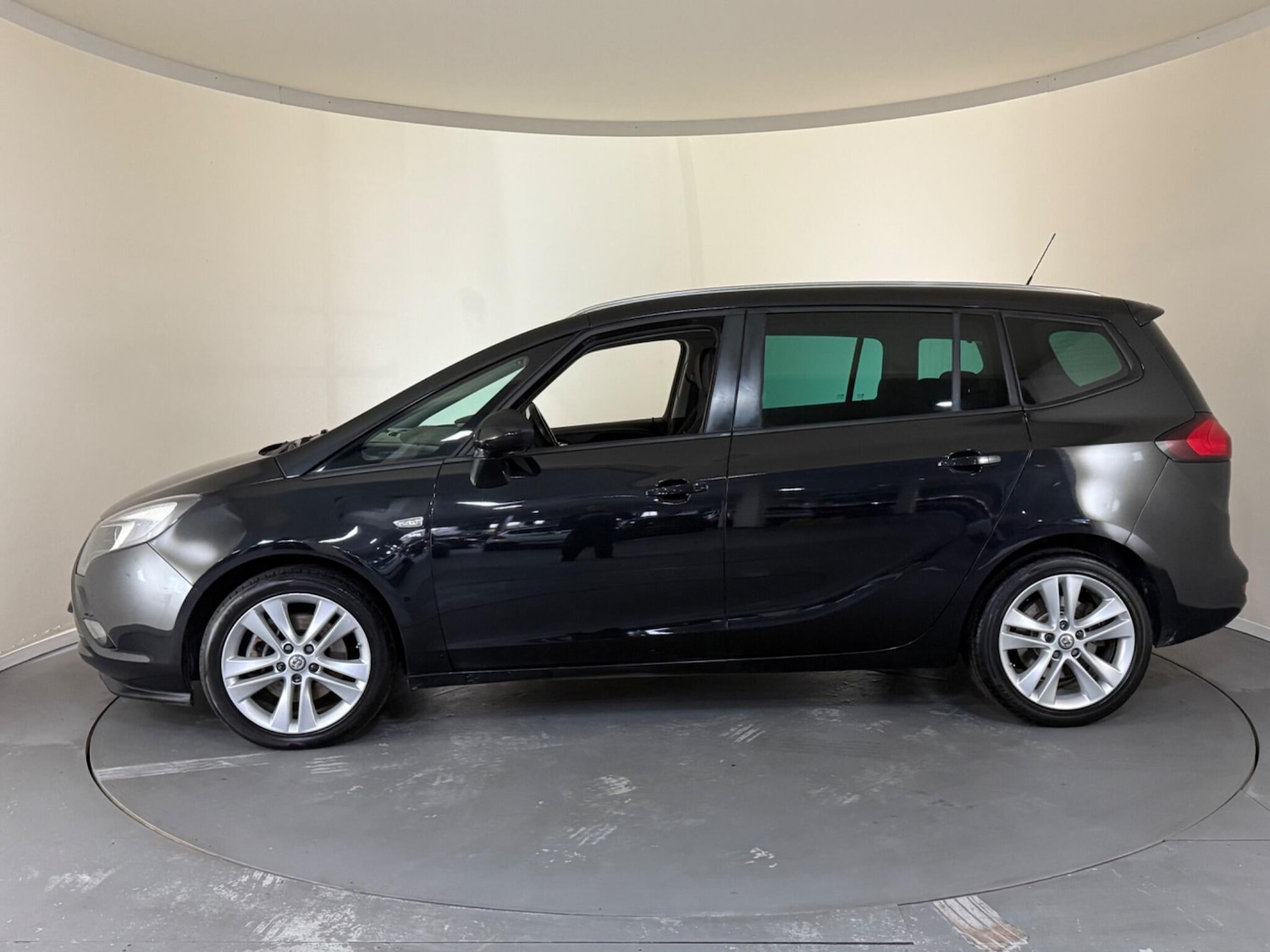 Used Vauxhall Zafira Tourer 2014 for sale - 76409237: Photo 4
