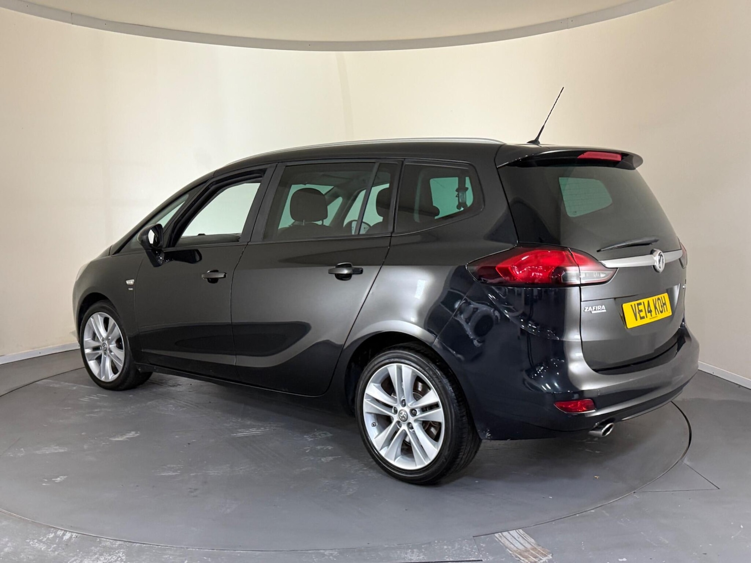 Used Vauxhall Zafira Tourer 2014 for sale - 76409237: Photo 5