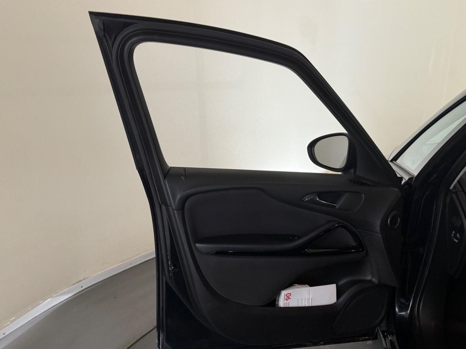 Used Vauxhall Zafira Tourer 2014 for sale - 76409237: Photo 65