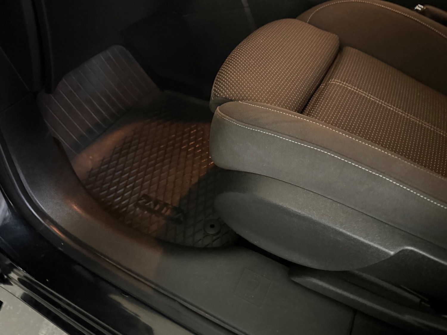 Used Vauxhall Zafira Tourer 2014 for sale - 76409237: Photo 72