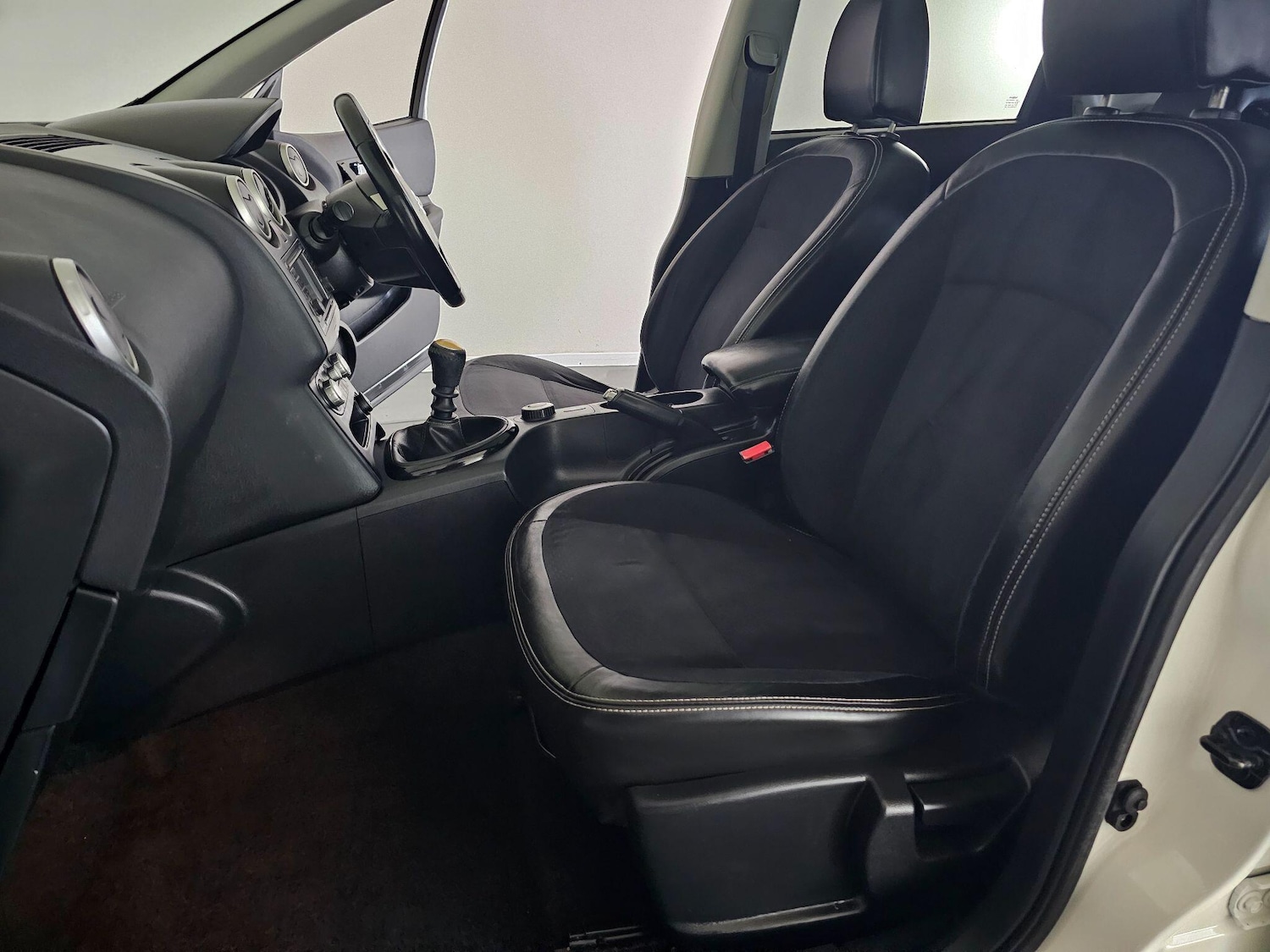 Used Nissan Qashqai 2013 for sale - 76409321: Photo 24