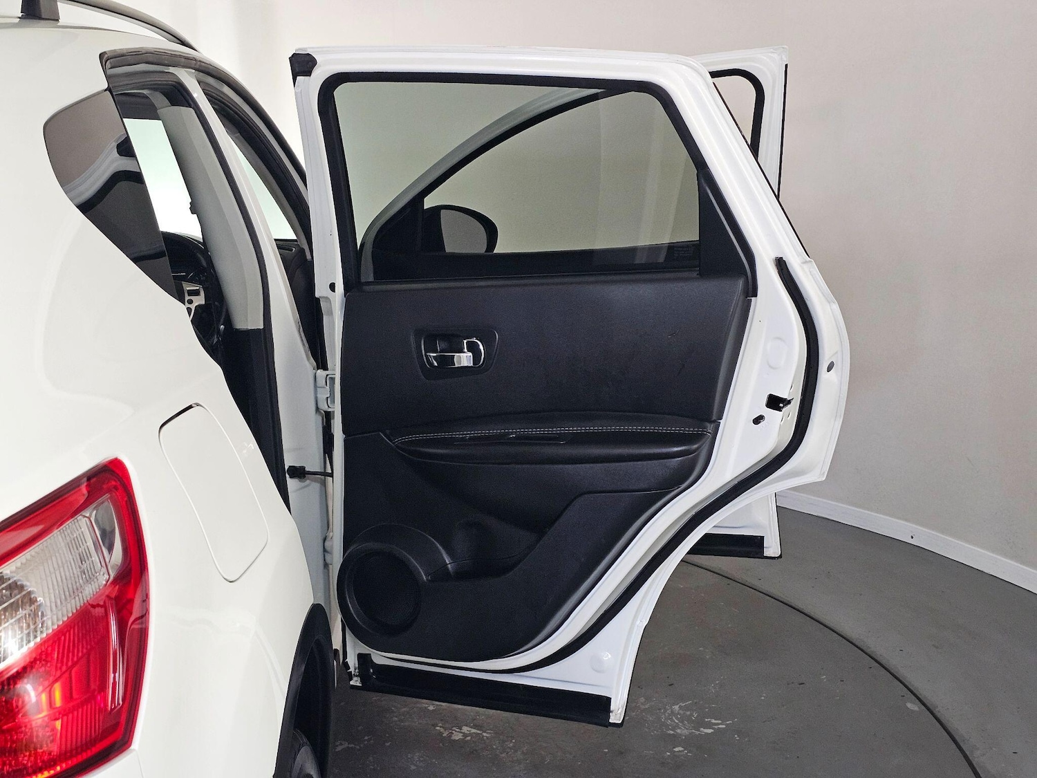 Used Nissan Qashqai 2013 for sale - 76409321: Photo 25