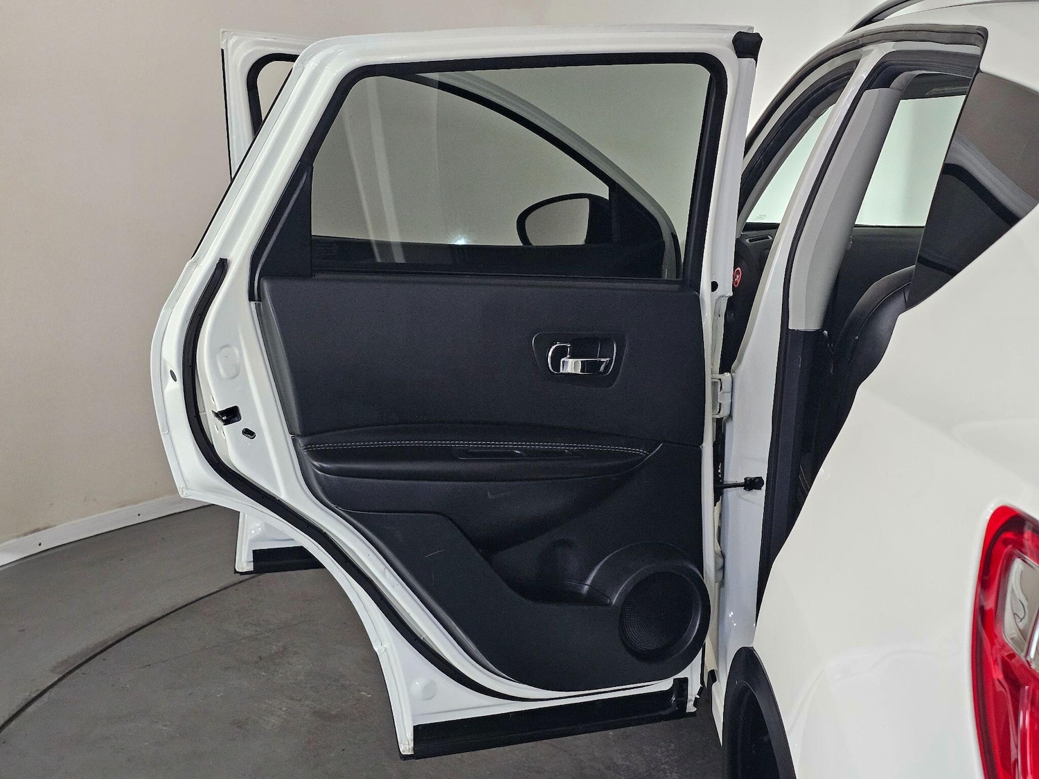 Used Nissan Qashqai 2013 for sale - 76409321: Photo 29