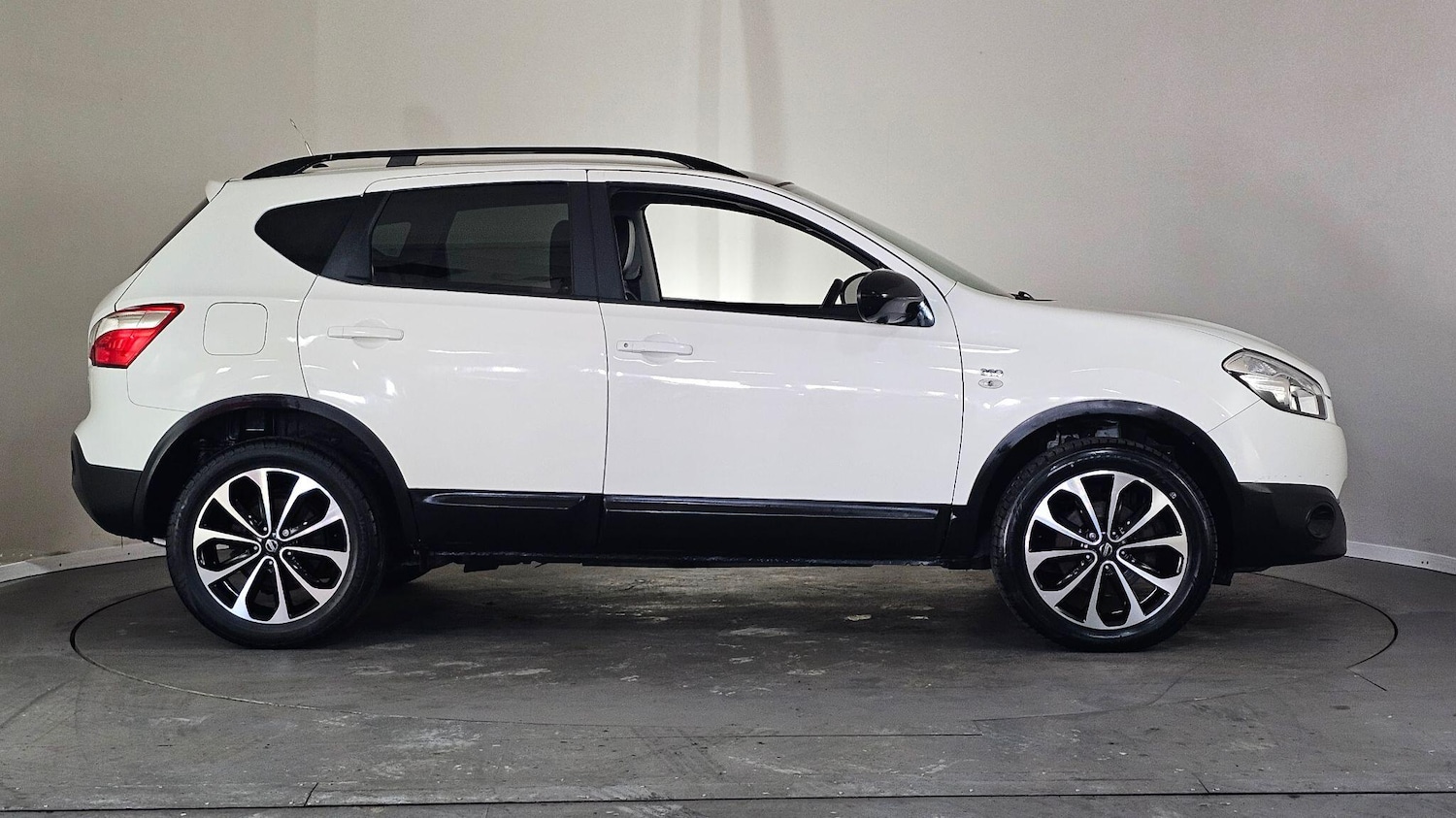 Used Nissan Qashqai 2013 for sale - 76409321: Photo 6