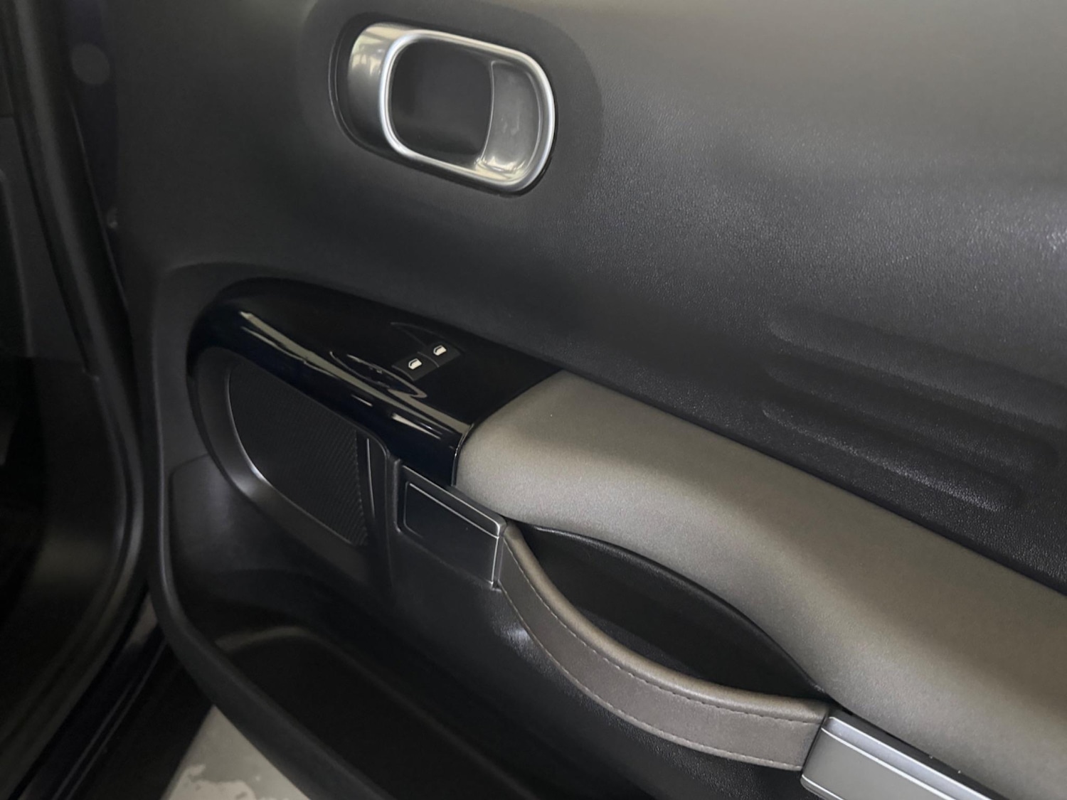 Used Citroen C4 Cactus 2018 for sale - 76408532: Photo 21