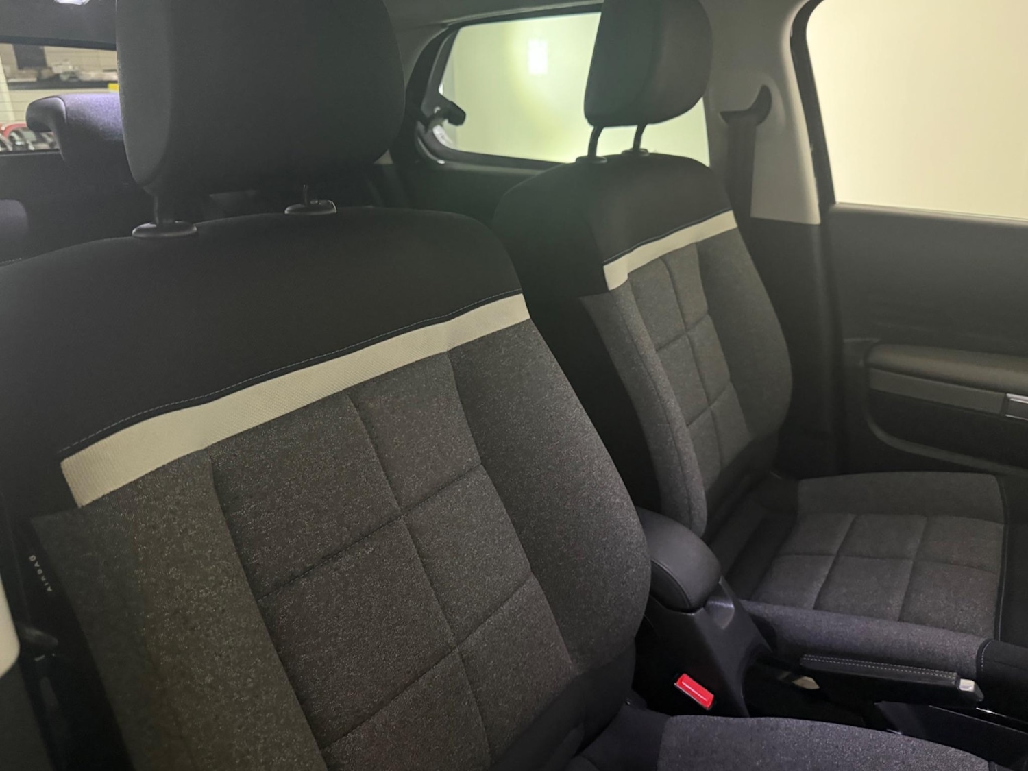 Used Citroen C4 Cactus 2018 for sale - 76408532: Photo 23