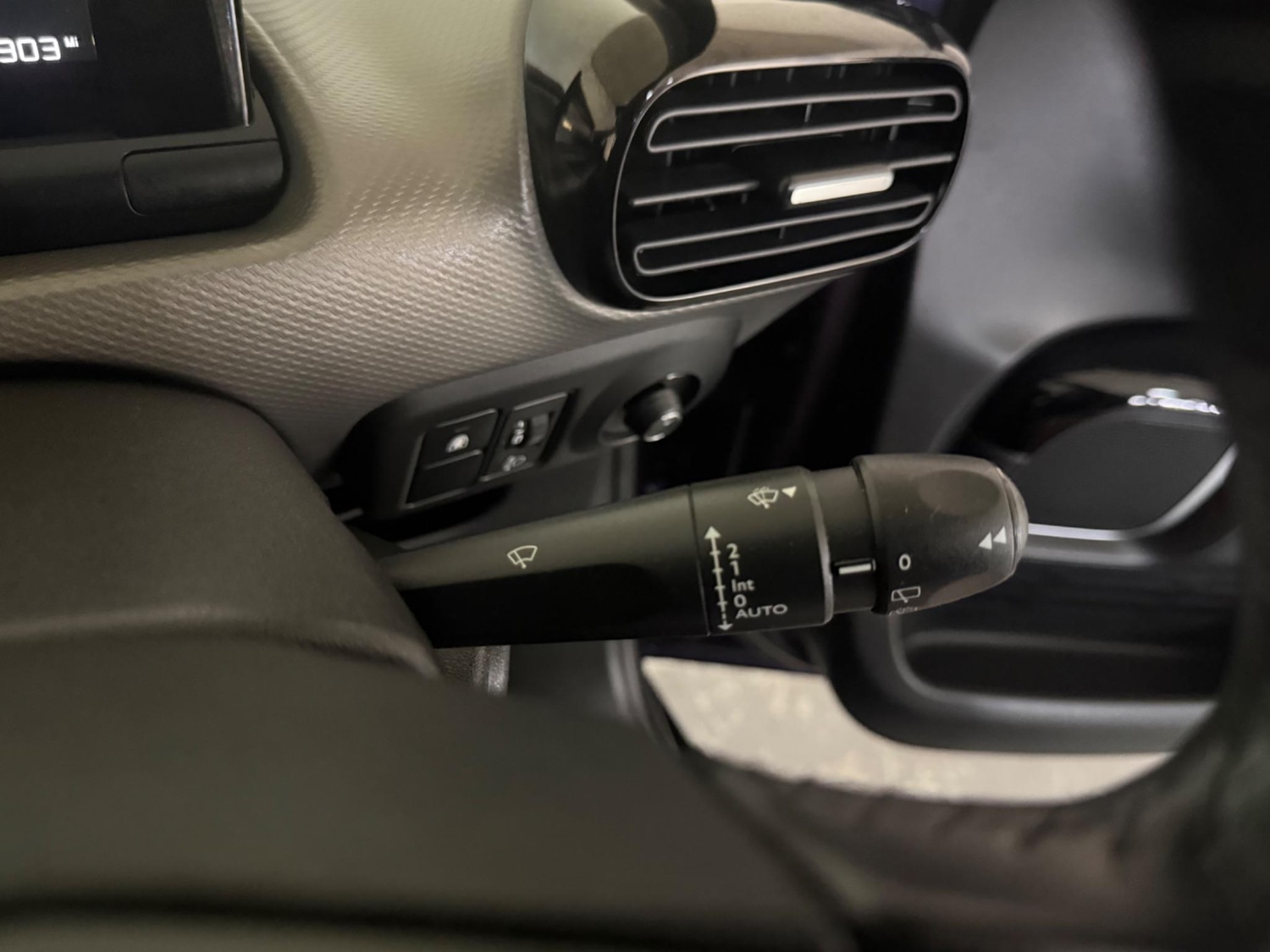 Used Citroen C4 Cactus 2018 for sale - 76408532: Photo 28