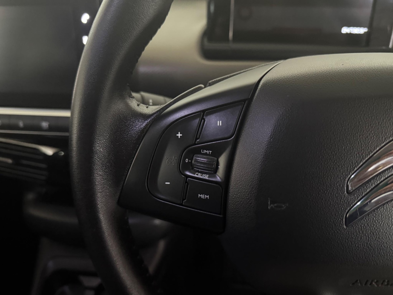 Used Citroen C4 Cactus 2018 for sale - 76408532: Photo 29