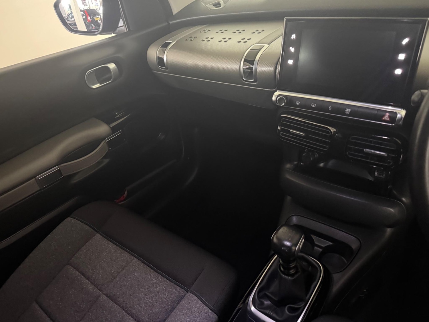 Used Citroen C4 Cactus 2018 for sale - 76408532: Photo 32